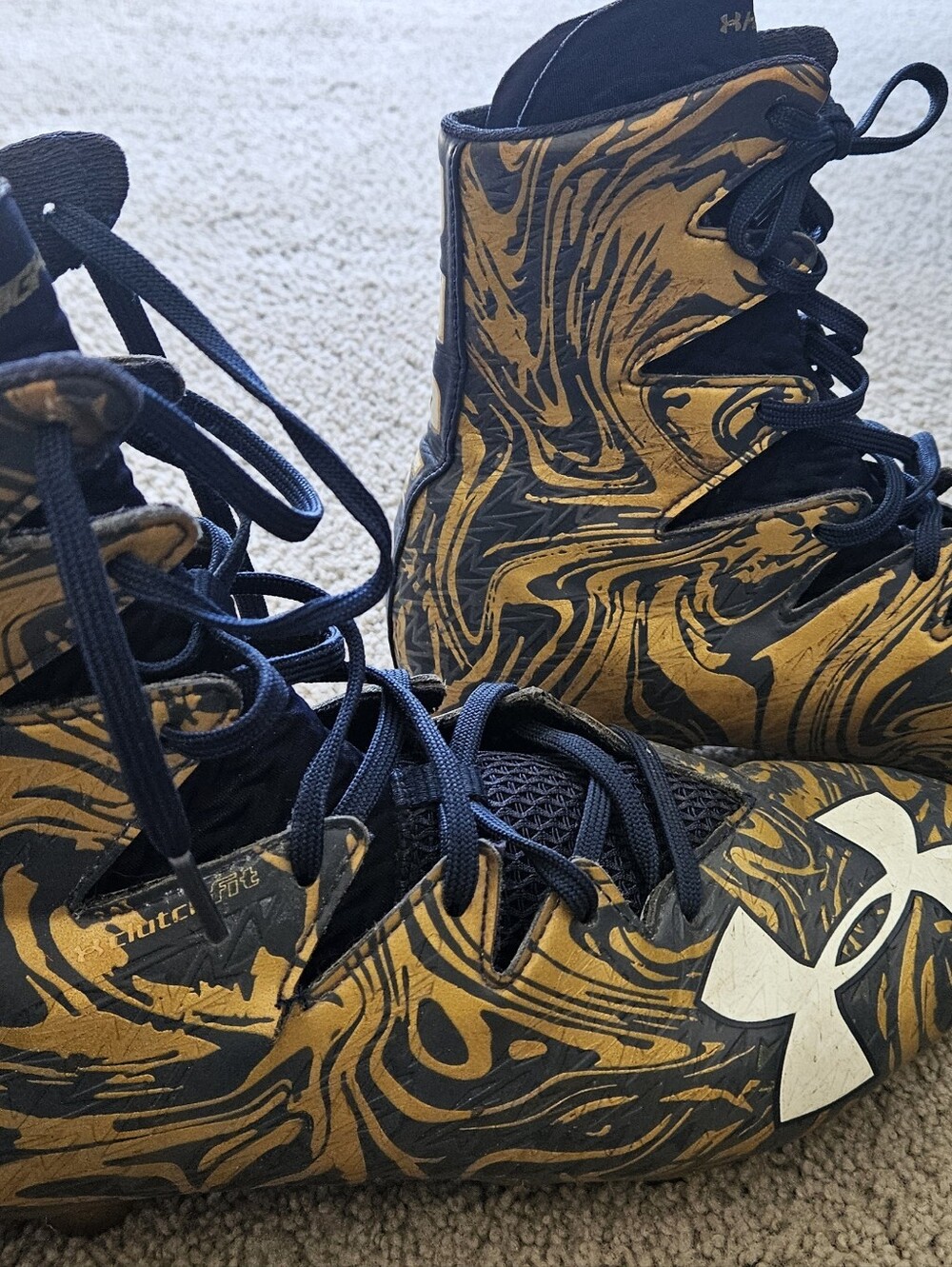 Mens Highlight Lux MC Football Cleats. Size 11.